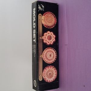 The Cellar 4 Piece Vintage Mold Set